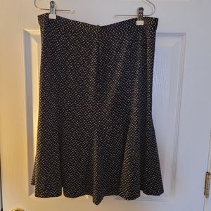 Talbots, size 10, white & navy blue skirt